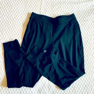 Strongbody Apparel men’s jogger XL, made in Canada